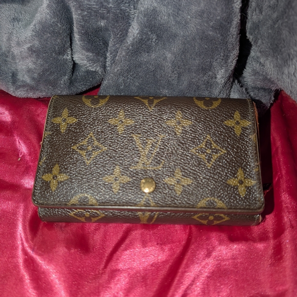 Louis Vuitton Handbags - Vintage Louis Vuitton Brown Monogram Wallet
